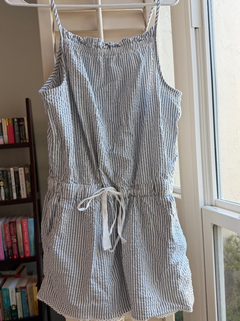 Loft beach Seersucker gray striped romper size medium